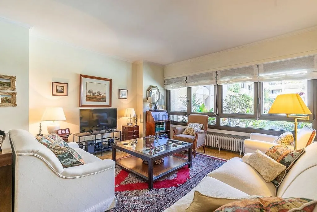 Elutuba - Apartment with Terrace in Ríos Rosas, Madrid