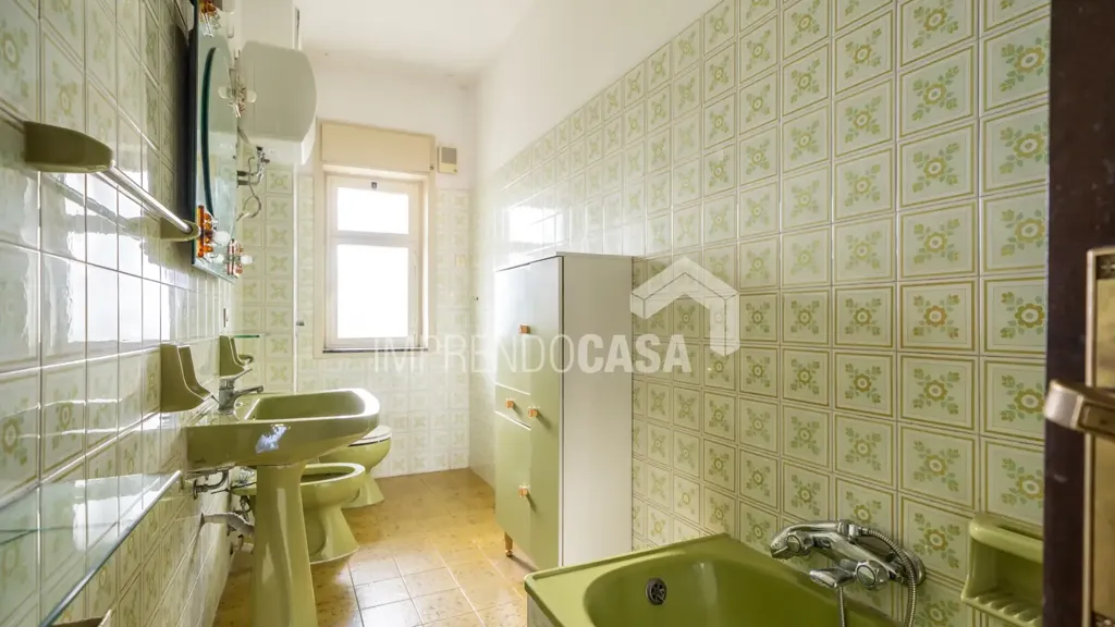 Salles de bain - Panoramic Apartment with Balcony in Palermo