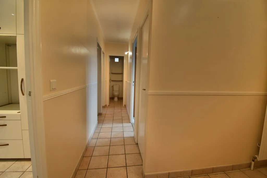 Hallway - Renovated House with Garden in Madeleine District