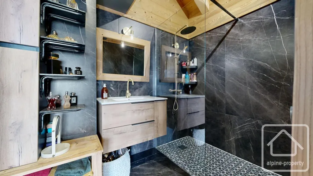 Salles de bain - Loft Rénové avec Terrasse Sud à La Motte