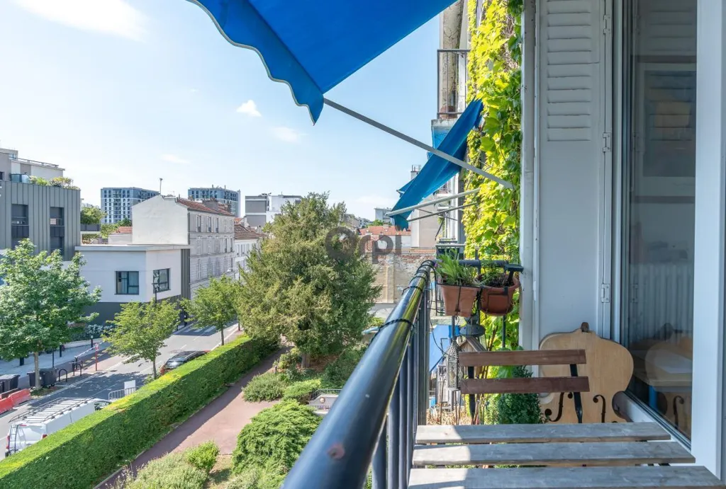Balcony - 5-Piece Flat with Balcony in Joinville-le-Pont