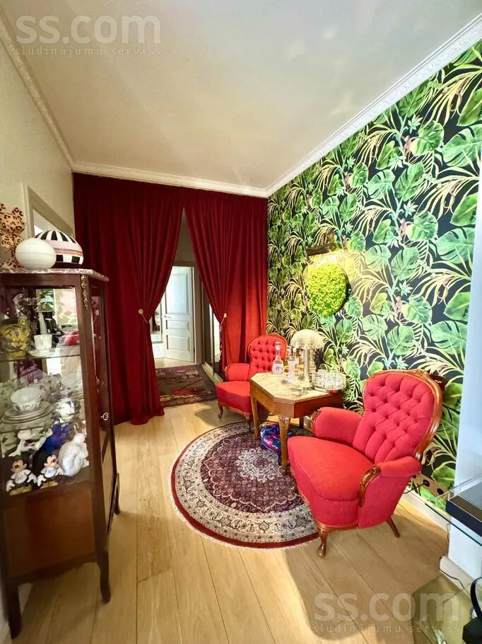Elutuba - Three-Bedroom Apartment with Balcony in Vecrīga, Rīga