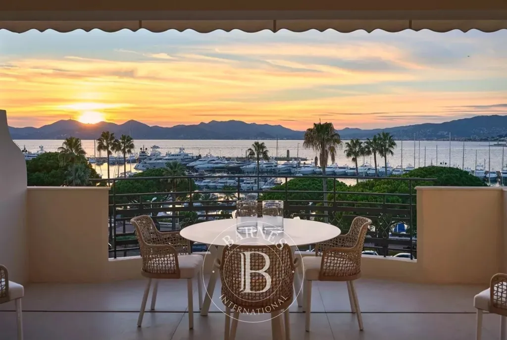 Rõdu - Luxury Sea View Flat in Cannes