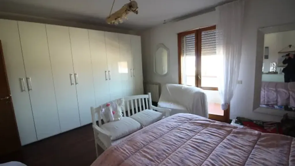 Magamistoad - Corner Villa with Garden in Montespertoli