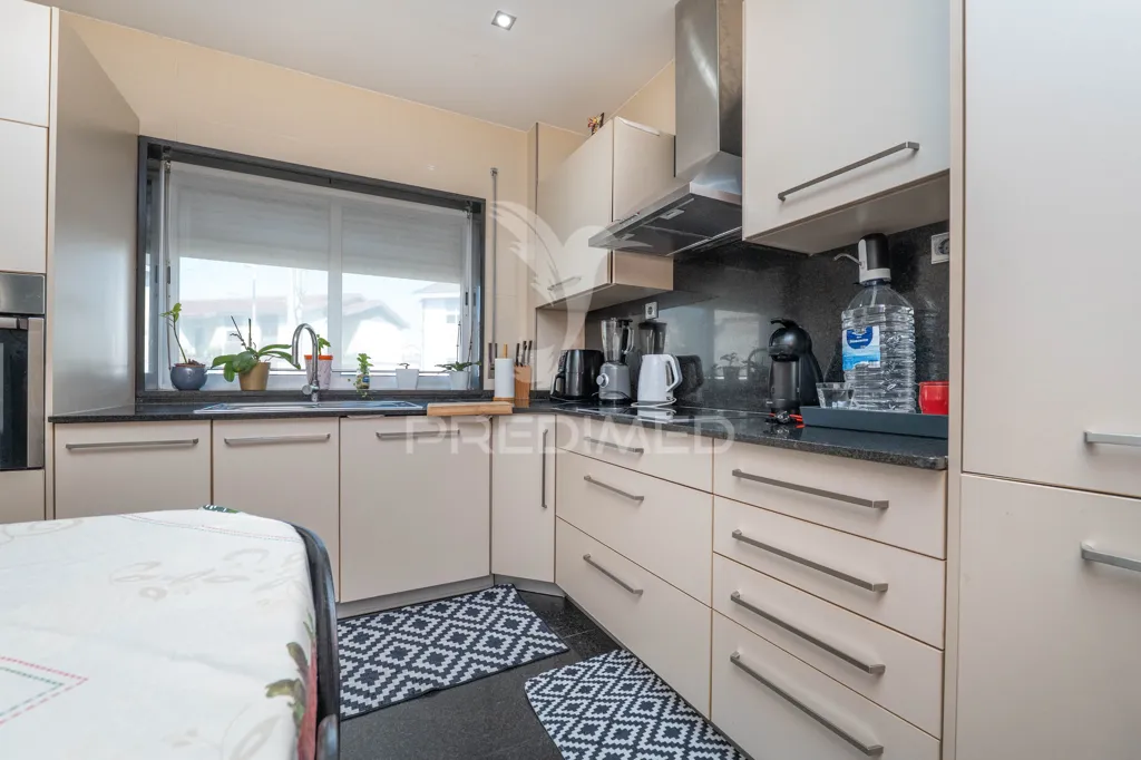 Cuisine - Renovated T3 Flat with Garden in Ermesinde