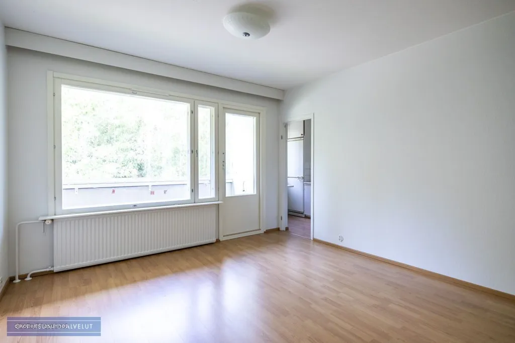 Toad - Top-Floor Studio with Glazed Balcony in Voisalmi