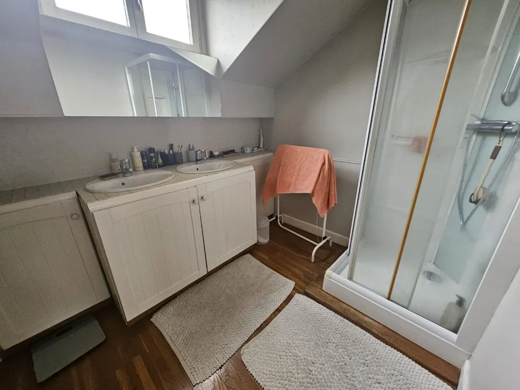 Bathrooms - City House with Pool in Périgueux Centre