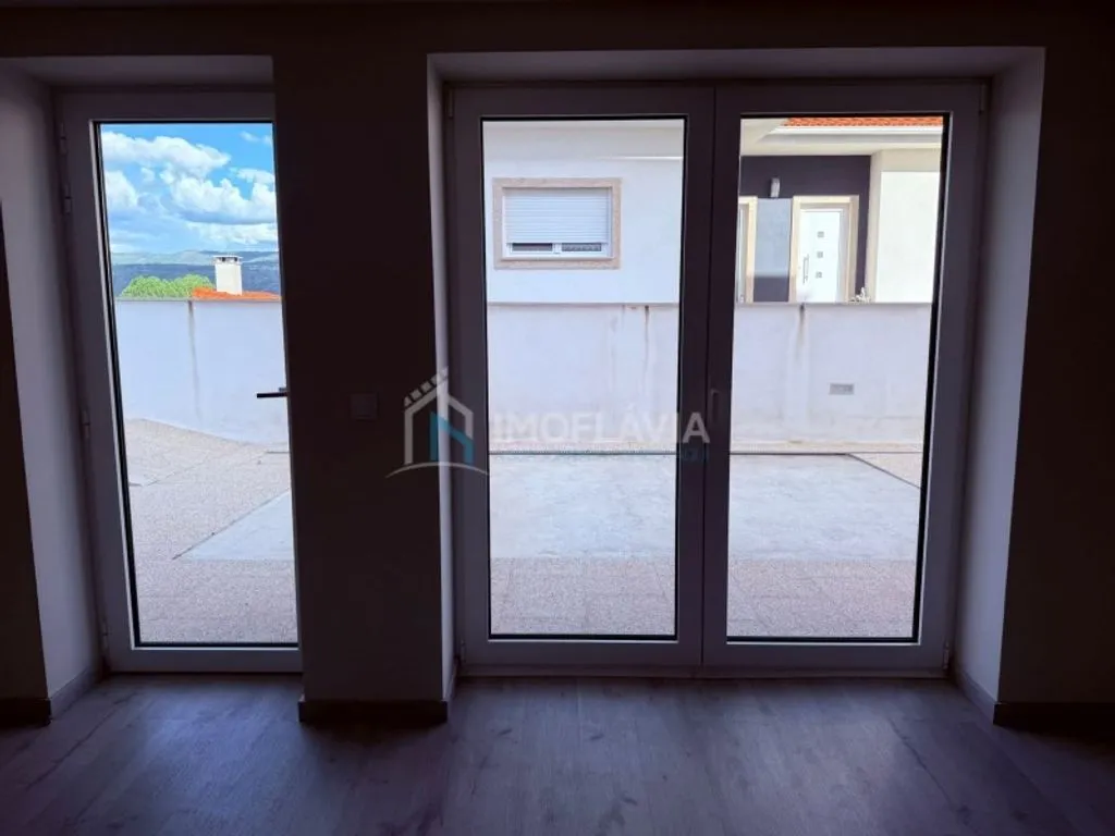Toad - Luxury Detached House with Garage in Chaves
