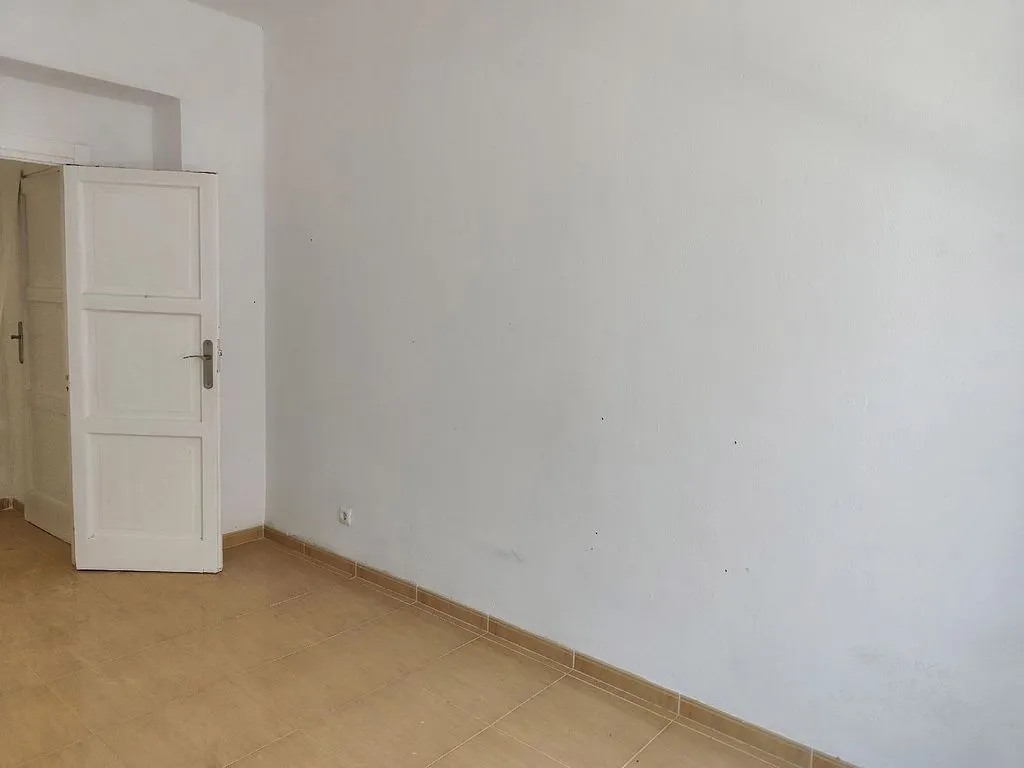Stanze - 3-Bedroom Flat with Balcony in Historic Centre