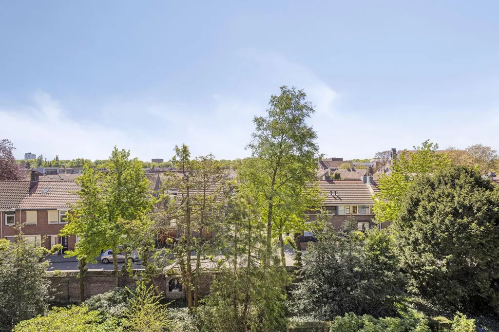 Garden - Light-Filled Apartment with Balcony in Central Tilburg