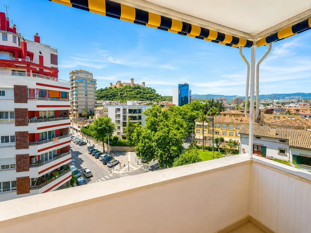 Rõdu - Flat with Castle Views in Palma de Mallorca