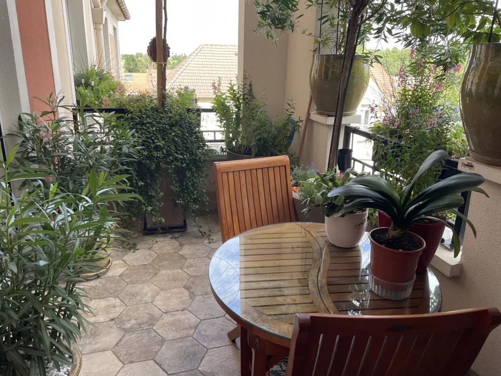Terrass - Duplex Apartment with Terrace in Saint-Ouen-l'Aumône