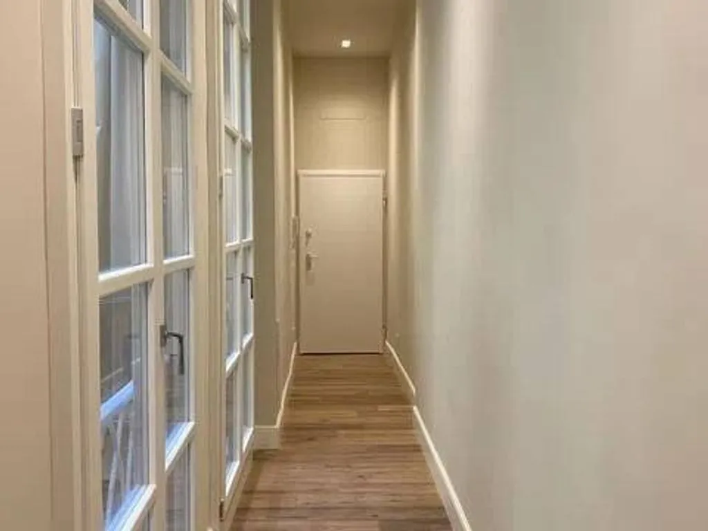 Hallway - Luxury 4-Bedroom Apartment in Florence
