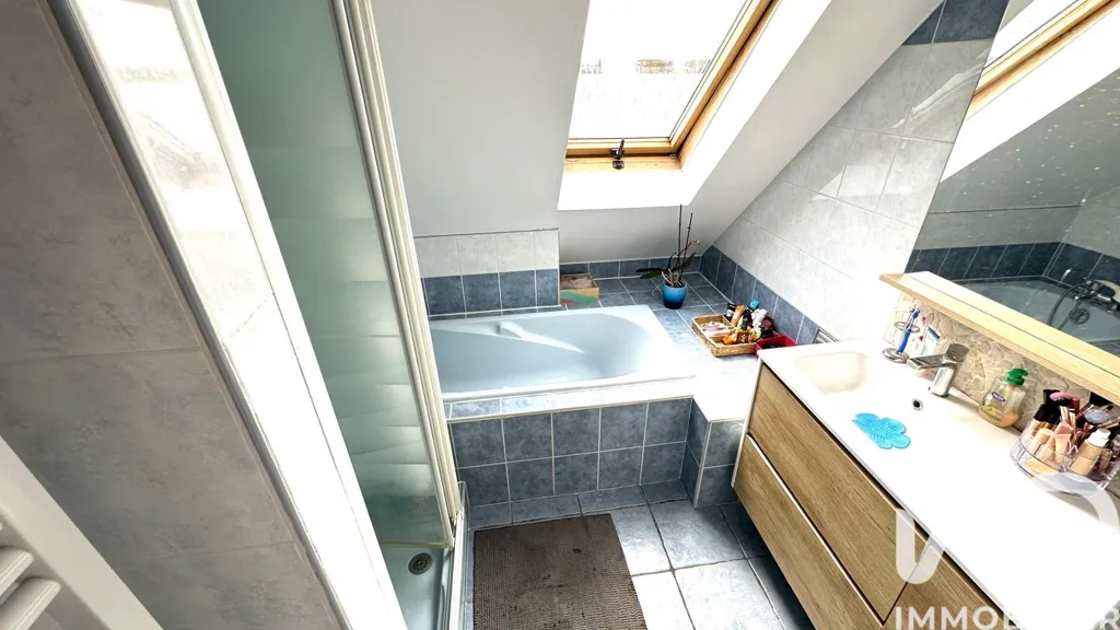 Salles de bain - Maison Indépendante avec Piscine à Vémars