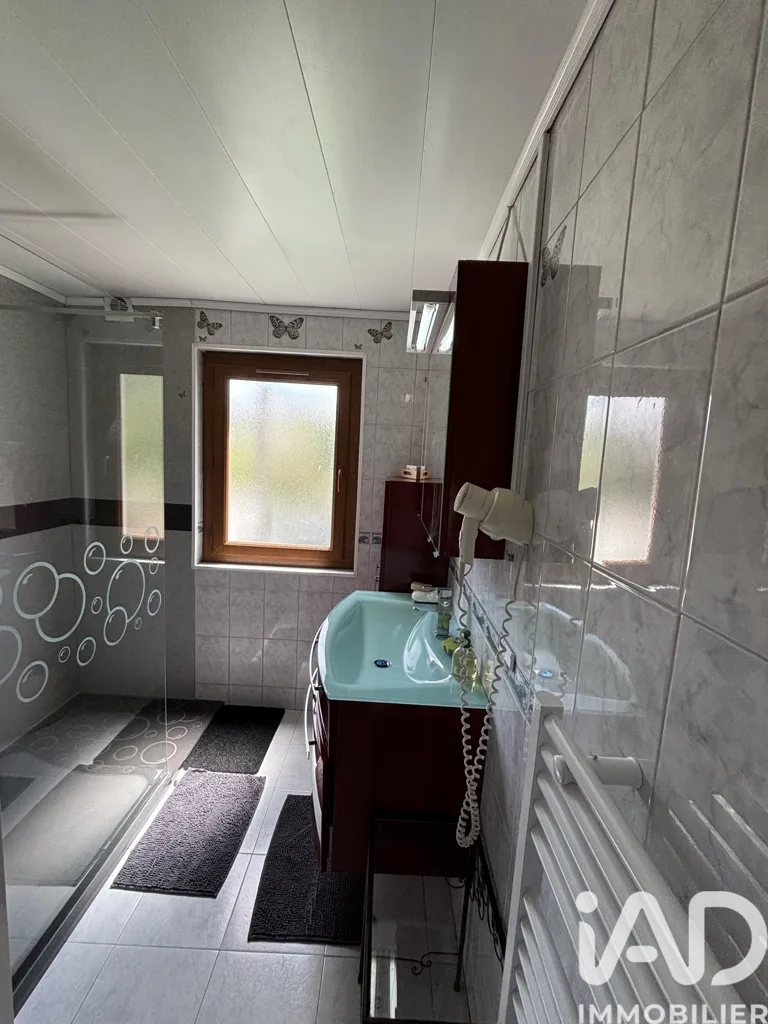 Bathrooms - House with Pool and Spa in Chantenay-Saint-Imbert