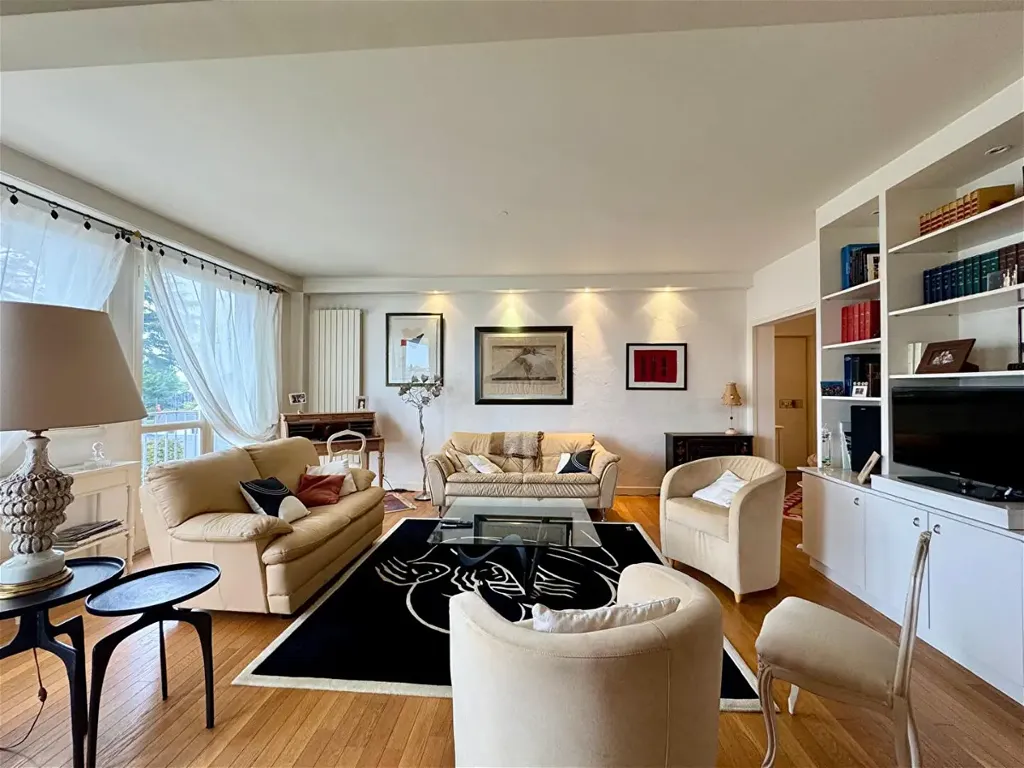 Elutuba - Duplex Apartment with Balcony in Laval