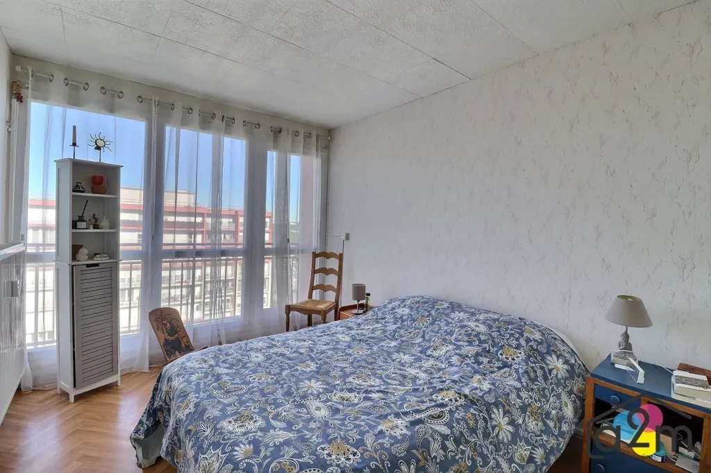 Chambres - Appartement F4 avec Balcon dans Résidence Sécurisée