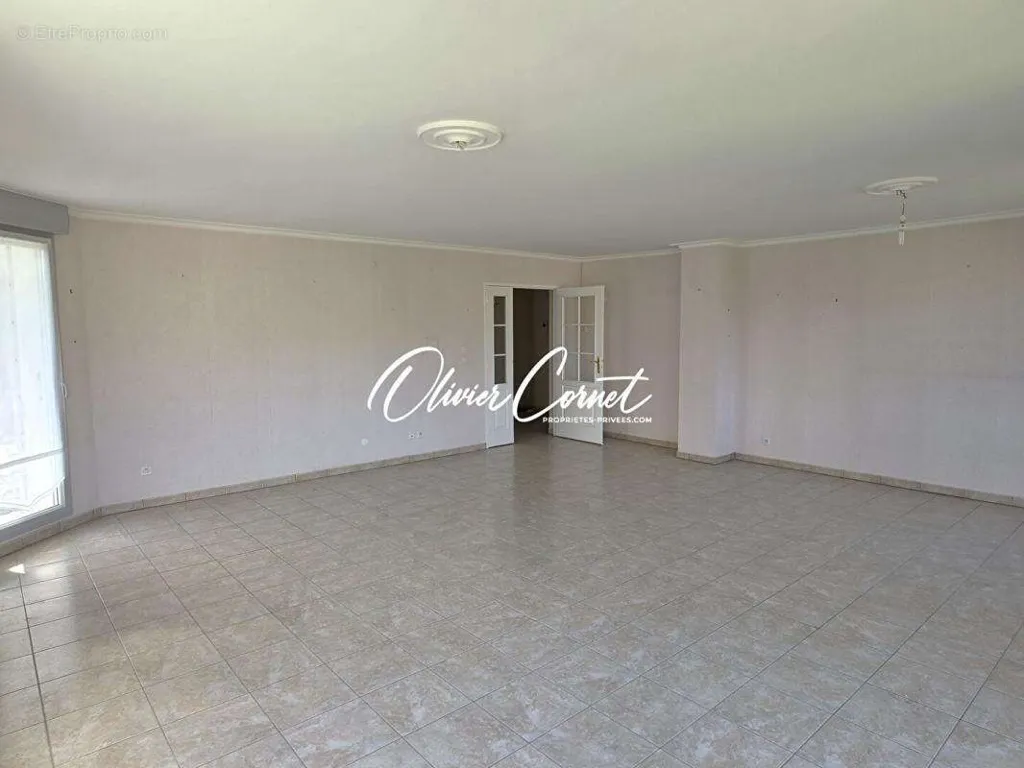 Elutuba - City Centre Flat with Balcony in Nogent-le-Rotrou