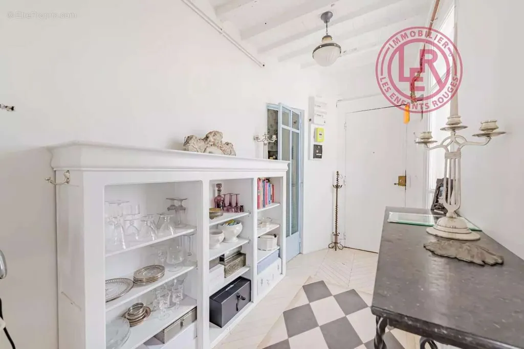 Ingresso - 2-Bedroom Parisian Flat with Eiffel Tower View