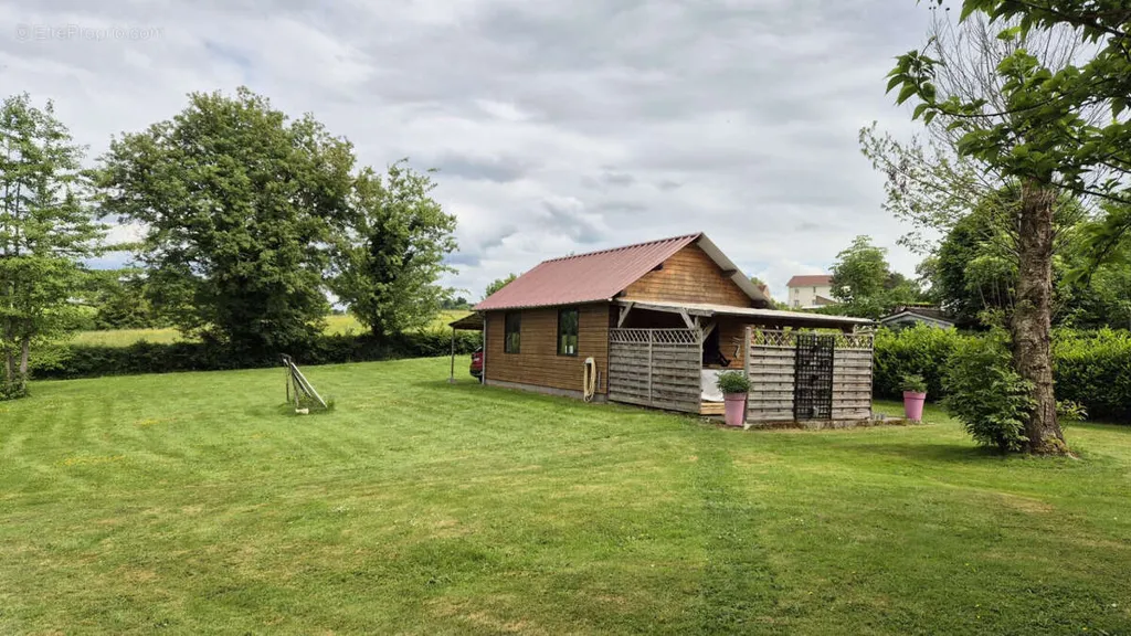 4-toaline maja asukohas Paray-Le-Monial