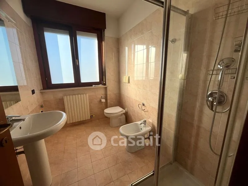 Salles de bain - Trilocale with Balcony in Central Legnago