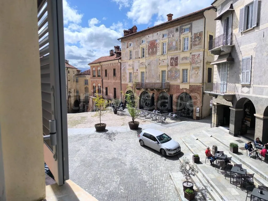 Balcon - Historic Apartment with Piazza View in Mondovì