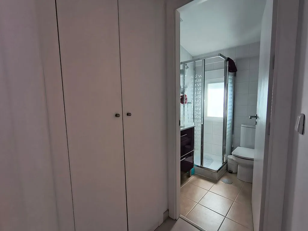 Salles de bain - Bright 1-Bedroom Flat with Lift in Embajadores