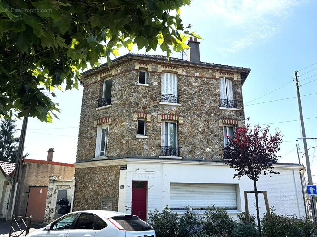 Välivaade - 17 m² Studio in Argenteuil Centre