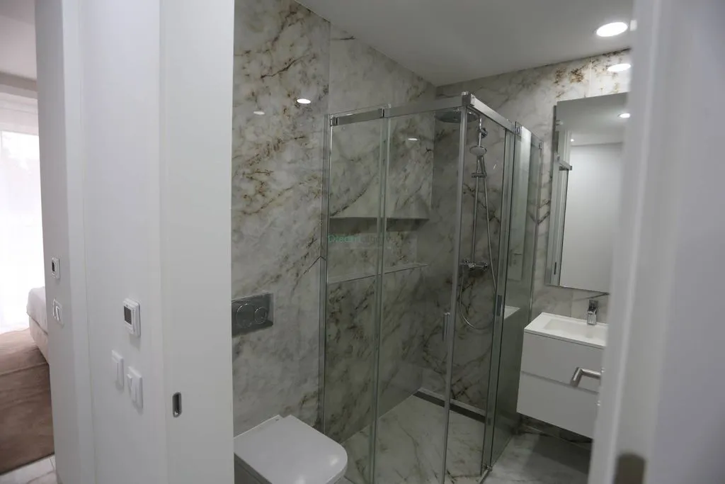 Vannitoad - Luxury Flat with Communal Pool in Lagos