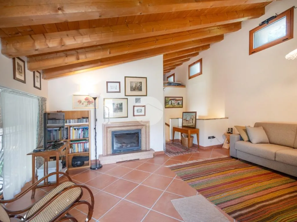 Soggiorno - Rustic Corte with Pool in Costermano