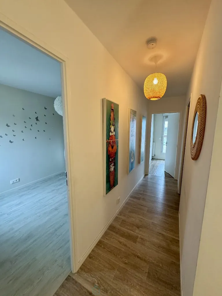 Esik - Modern Duplex with Terrace in Éragny