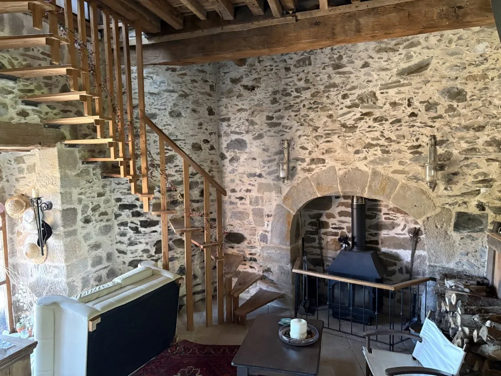 Elutuba - Renovated Stone House with Pool near Objat