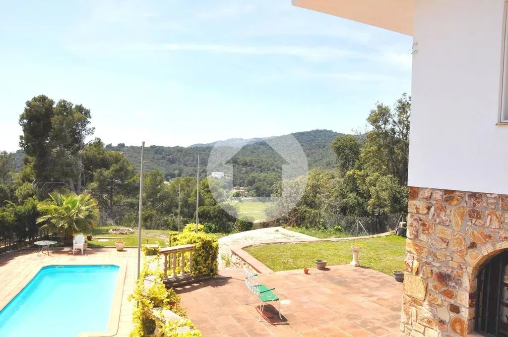 Piscine - Luxury Villa with Pool in Santa Susanna