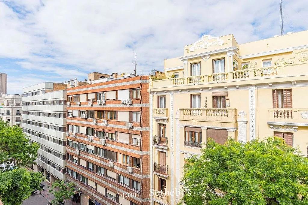 Balcon - Apartment with Air Conditioning in Goya, Madrid
