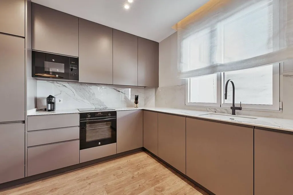 Cuisine - Renovated Apartment with City View in Madrid
