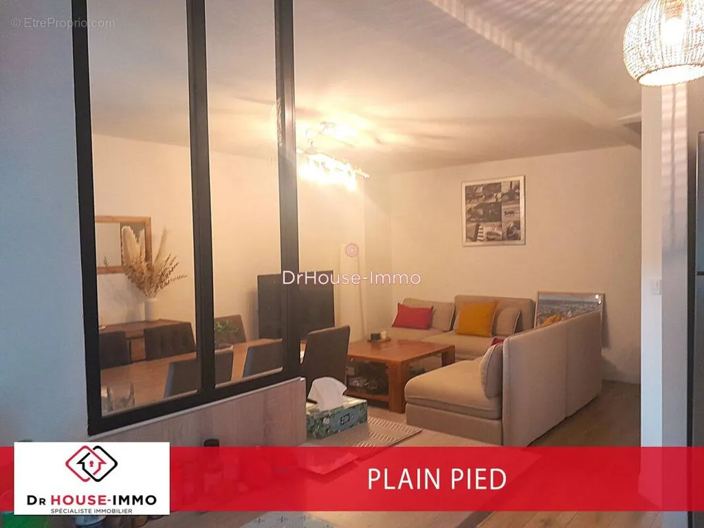 Séjour - Appartement Lumineux avec Balcon à Angers