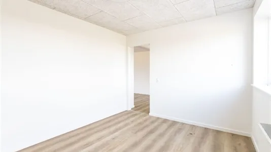 Pièces - Modernised Office with Showroom Potential in Vejle Øst