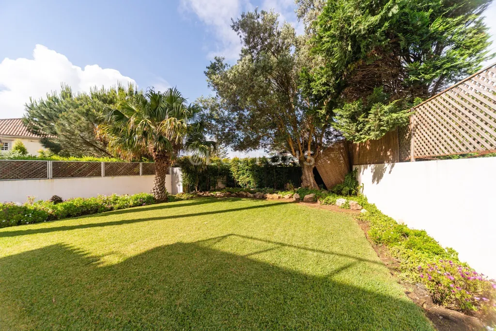 Aed - Luxury Villa with Pool in Estoril