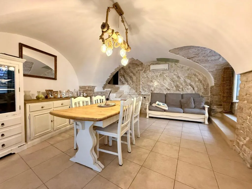 Söögituba - Characterful 3-Bedroom in Bitonto's Historic Centre