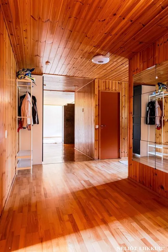 hallway_entrance