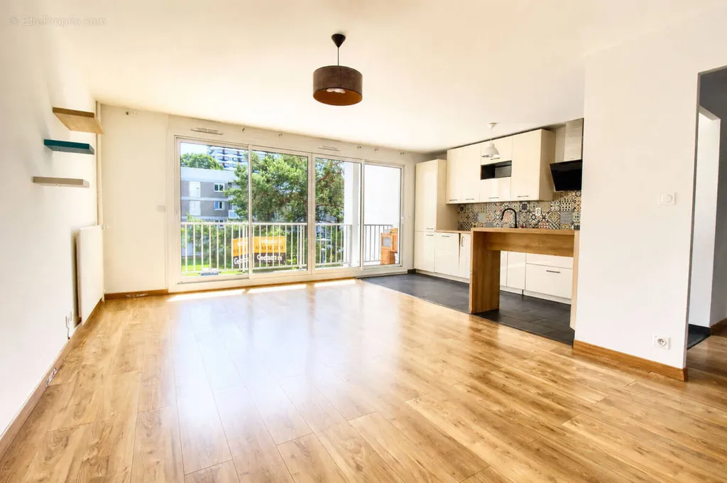 Elutuba - Renovated Apartment with Terrace in Rennes
