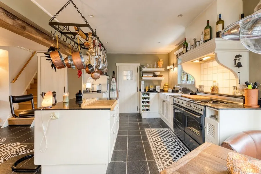 Cuisine - Maison Rurale avec Piscine dans un Paysage de Polder à Dudzele