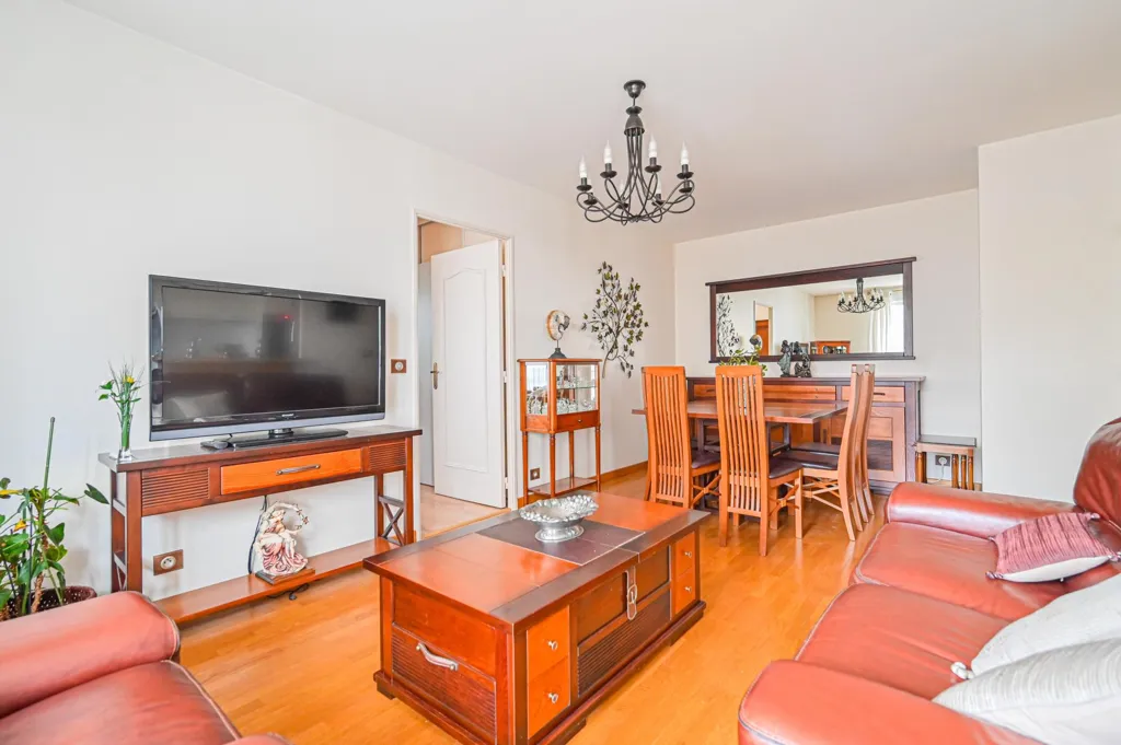 Wohnzimmer - Apartment with Balcony in Alfortville
