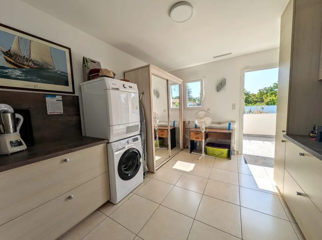 Pesuköök - Luxury Villa with Pool in Canet