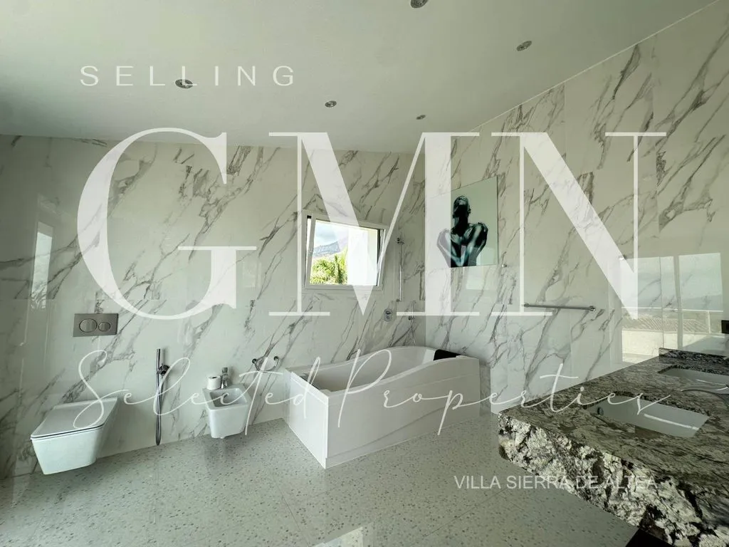 Bathrooms - Luxury Villa with Sea View in Altea