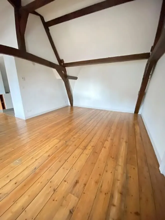 Pièces - Appartement T1bis avec Cour dans le Centre Ville