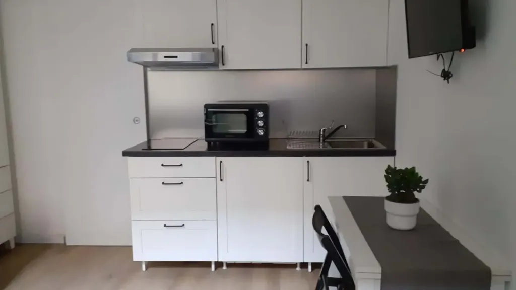Cuisine - Studio with Wi-Fi in Milan