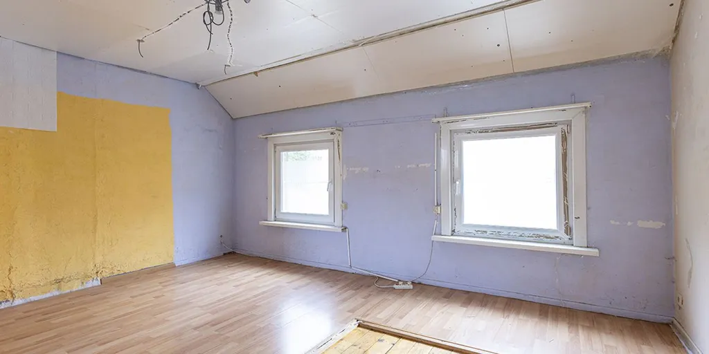 Toad - Renovatable Terraced House with Garden in Mortsel