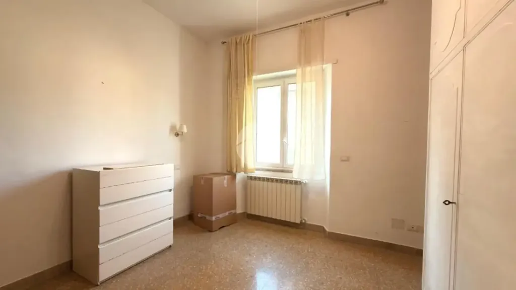 Bedrooms - Ristruttured Apartment with Balcony in Rome