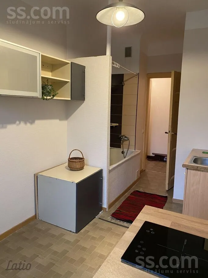 Köök - 1-Bedroom Flat with Green Courtyard in Grīziņkalns